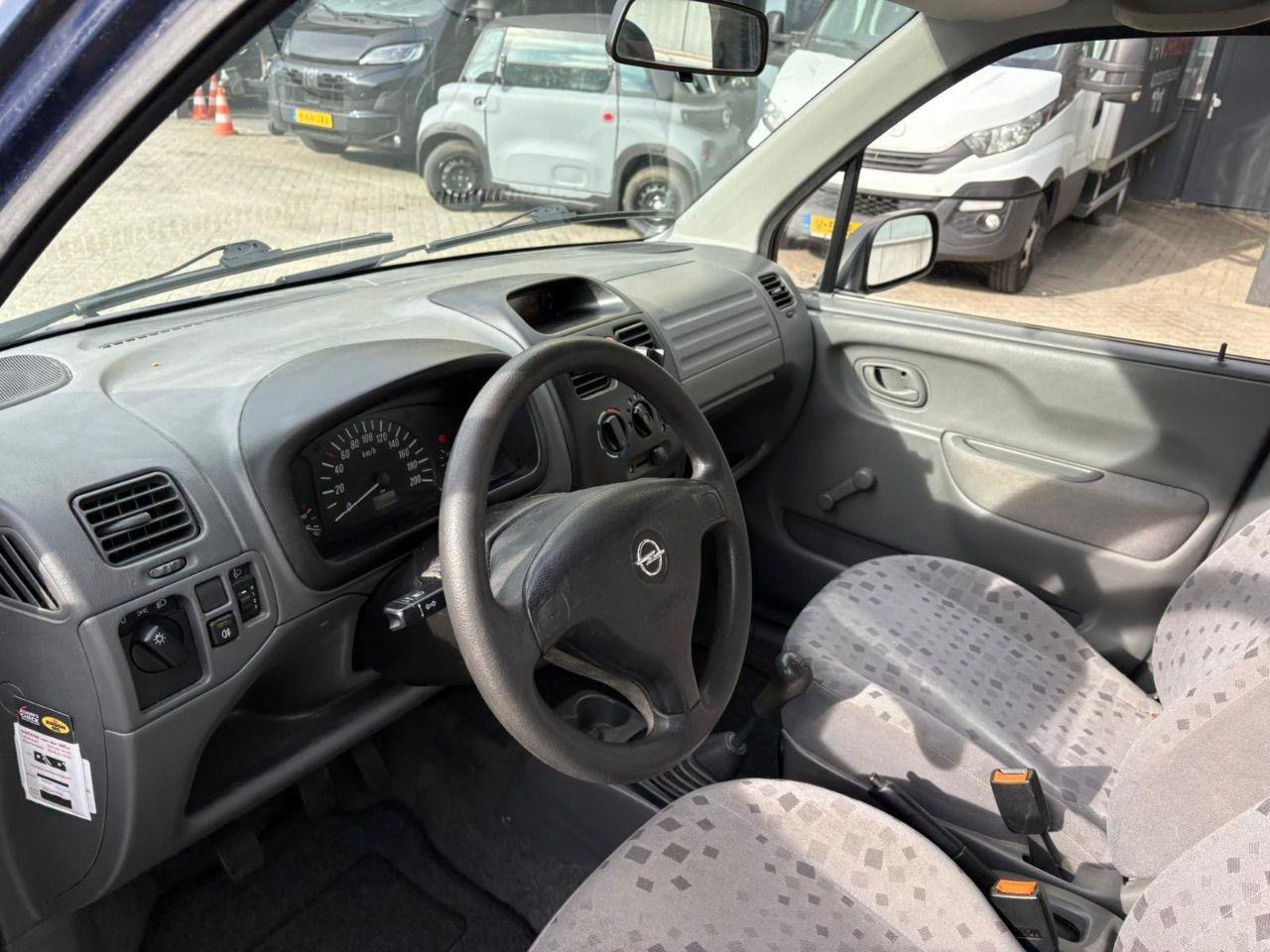 Opel Agila 1.0 - 12V | 2001 | 77.264 km | 36GRFF | NAP: Logisch - Schrägheck: das Bild 5 Opel Agila 1.0 - 12V | 2001 | 77.264 km | 36GRFF | NAP: Logisch - Schrägheck: das Bild 5