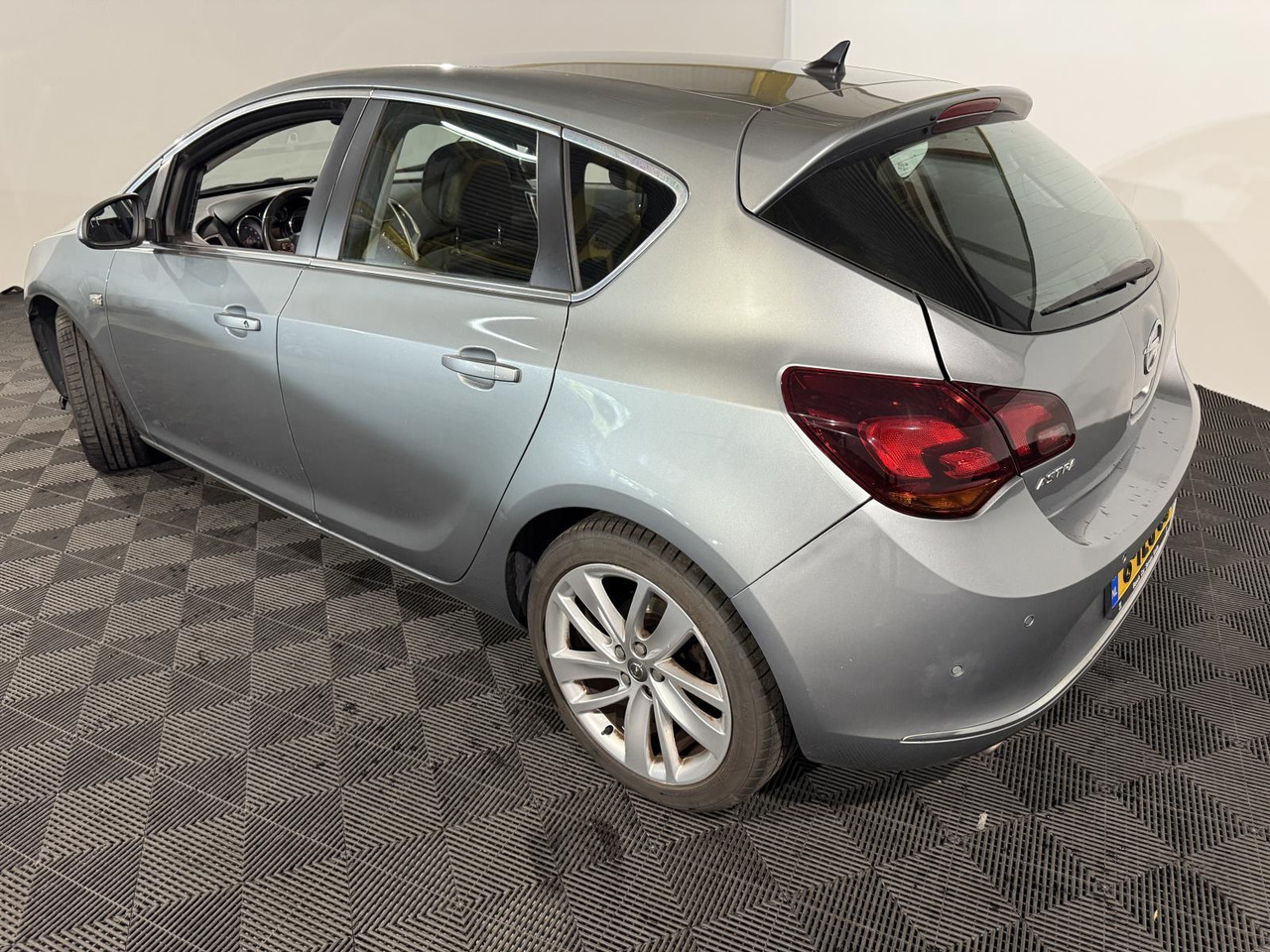 Opel Astra 1.4 Turbo Sport |2014 | 198.191 km | 6-TLG-85 - Schrägheck: das Bild 3 Opel Astra 1.4 Turbo Sport |2014 | 198.191 km | 6-TLG-85 - Schrägheck: das Bild 3