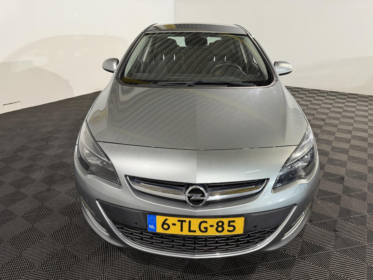 Opel Astra 1.4 Turbo Sport |2014 | 198.191 km | 6-TLG-85 - Schrägheck: das Bild 2 Opel Astra 1.4 Turbo Sport |2014 | 198.191 km | 6-TLG-85 - Schrägheck: das Bild 2