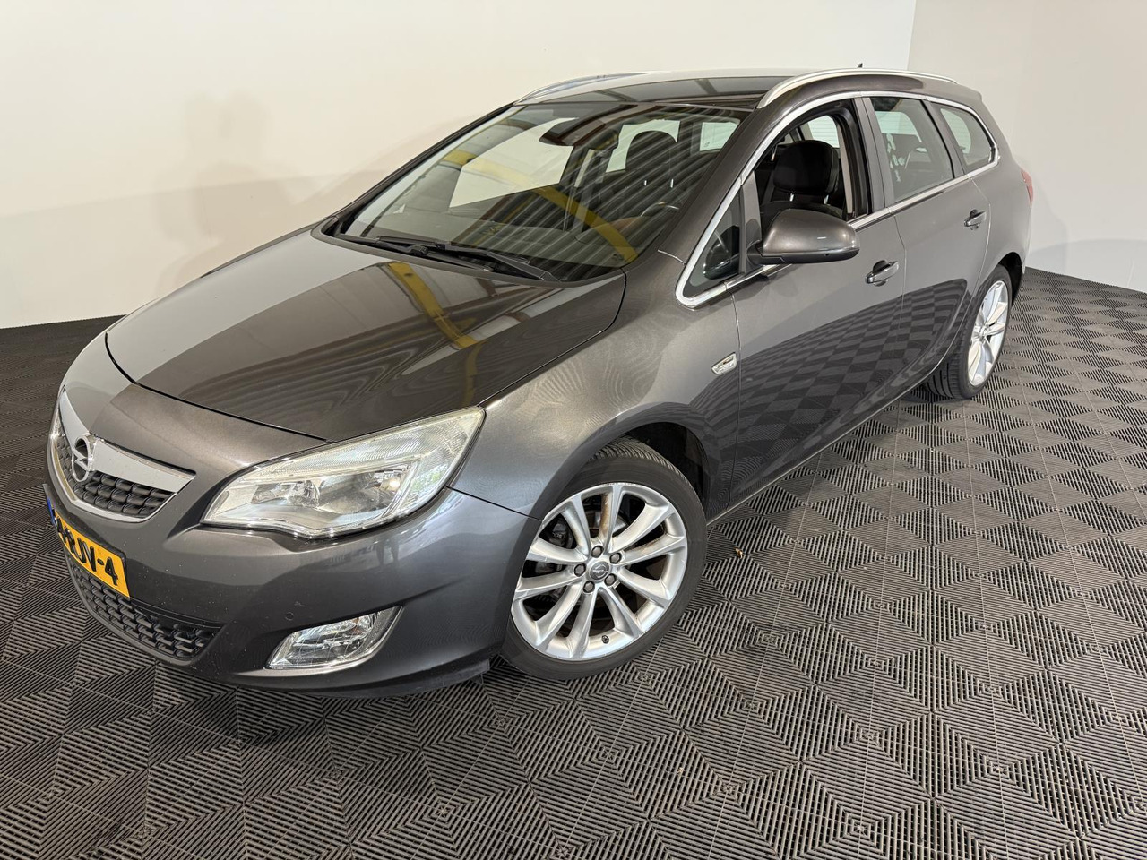 Opel Astra Sports Tourer 1.4 Turbo Cosmo 64-RJV-4 - PKW: das Bild 1 Opel Astra Sports Tourer 1.4 Turbo Cosmo 64-RJV-4 - PKW: das Bild 1