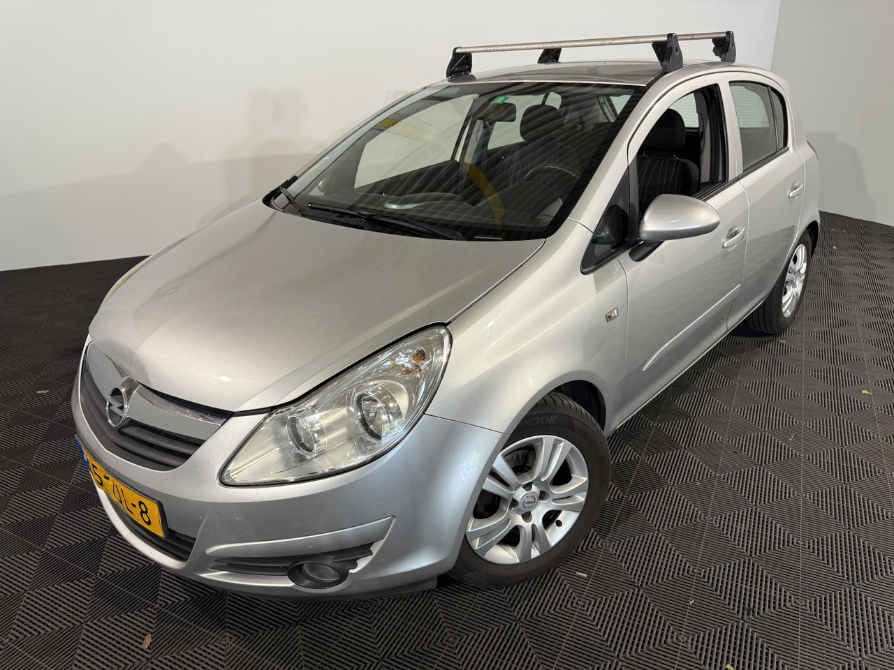 Opel | Corsa | 1.2-16V Cosmo Automaat | 2009 | 245.713 km | 45TJL8 | Geen oordeel - Schrägheck: das Bild 1 Opel | Corsa | 1.2-16V Cosmo Automaat | 2009 | 245.713 km | 45TJL8 | Geen oordeel - Schrägheck: das Bild 1