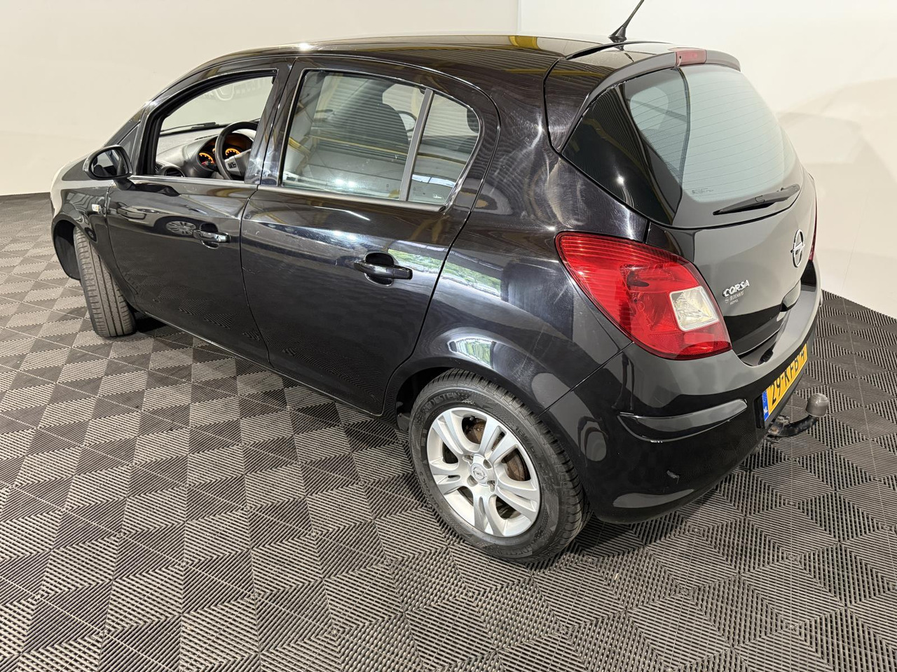 Opel Corsa 1.4-16V Edition | 2009 | 259.282 km | 29-KFB-4 - Schrägheck: das Bild 3 Opel Corsa 1.4-16V Edition | 2009 | 259.282 km | 29-KFB-4 - Schrägheck: das Bild 3