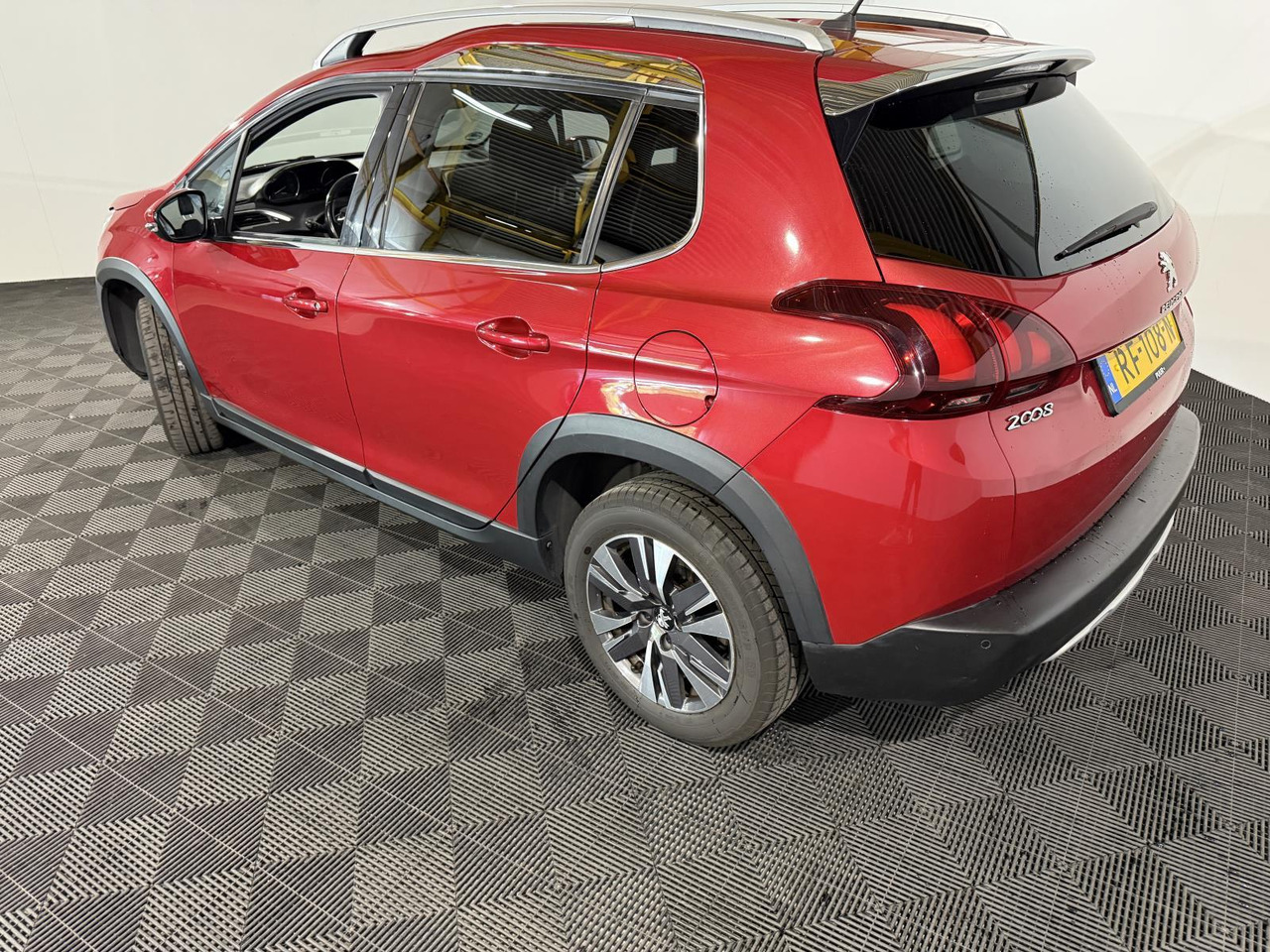 Peugeot 2008 1.2 PureTech Blue Lease Executive RF-108-N 141.645 km - PKW: das Bild 3 Peugeot 2008 1.2 PureTech Blue Lease Executive RF-108-N 141.645 km - PKW: das Bild 3