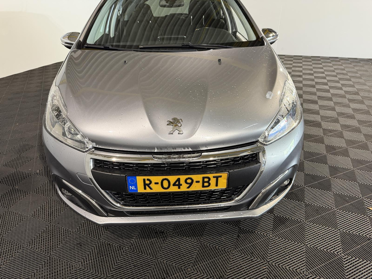 Peugeot | 208 | 1.5 BlueHDi Blue Lease Allure | 2019 | 183.354 km | R049BT | Geen oordeel - Schrägheck: das Bild 2 Peugeot | 208 | 1.5 BlueHDi Blue Lease Allure | 2019 | 183.354 km | R049BT | Geen oordeel - Schrägheck: das Bild 2