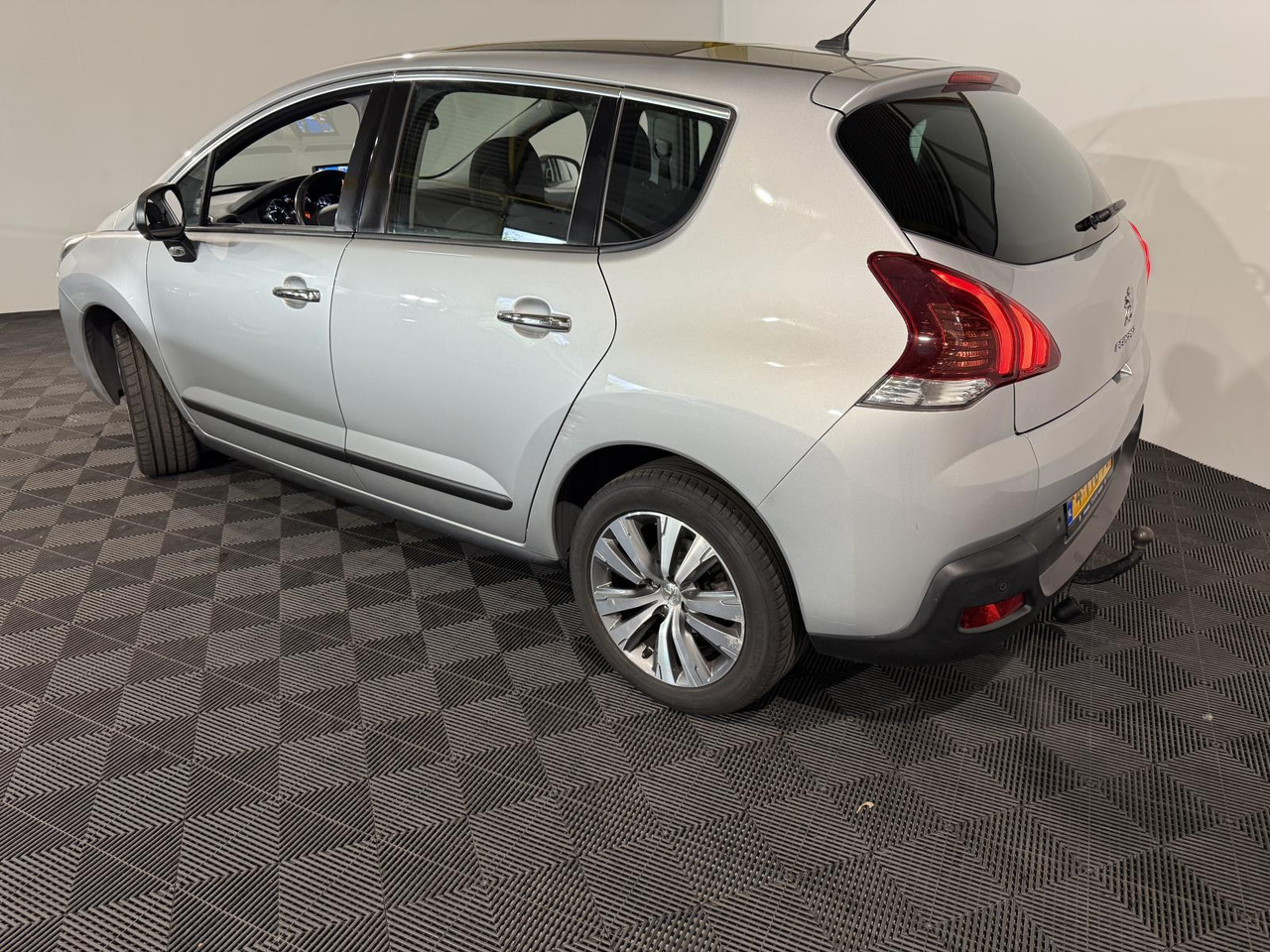 Peugeot 3008 1.6 THP Active | 2014 | 199.032 km | 4-TTB-70 - SUV/ Geländewagen: das Bild 2 Peugeot 3008 1.6 THP Active | 2014 | 199.032 km | 4-TTB-70 - SUV/ Geländewagen: das Bild 2