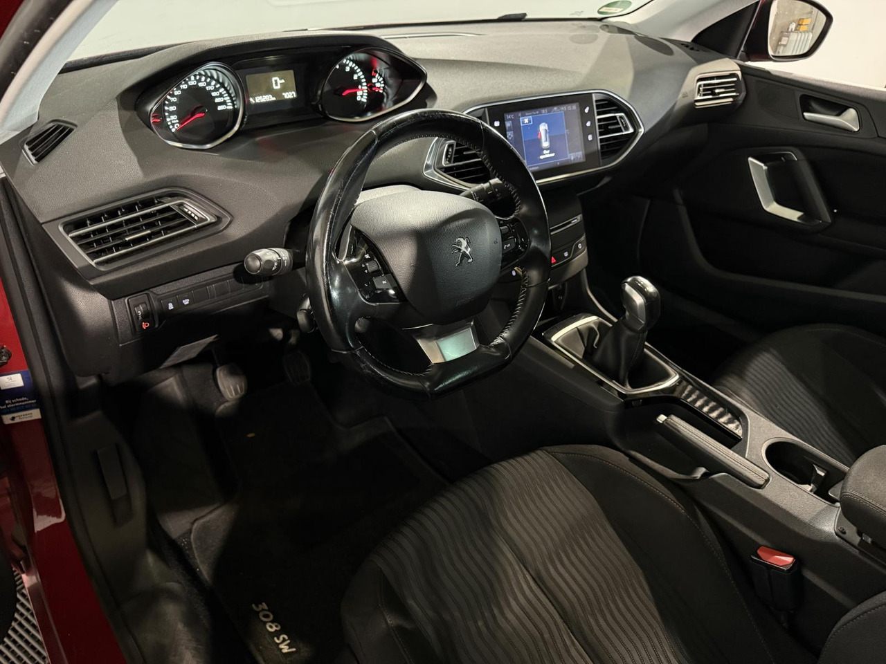 Peugeot | 308 SW | 1.2 PureTech Blue Lion | 2017 | 125.283 km | NL320L | Logisch - PKW: das Bild 4 Peugeot | 308 SW | 1.2 PureTech Blue Lion | 2017 | 125.283 km | NL320L | Logisch - PKW: das Bild 4