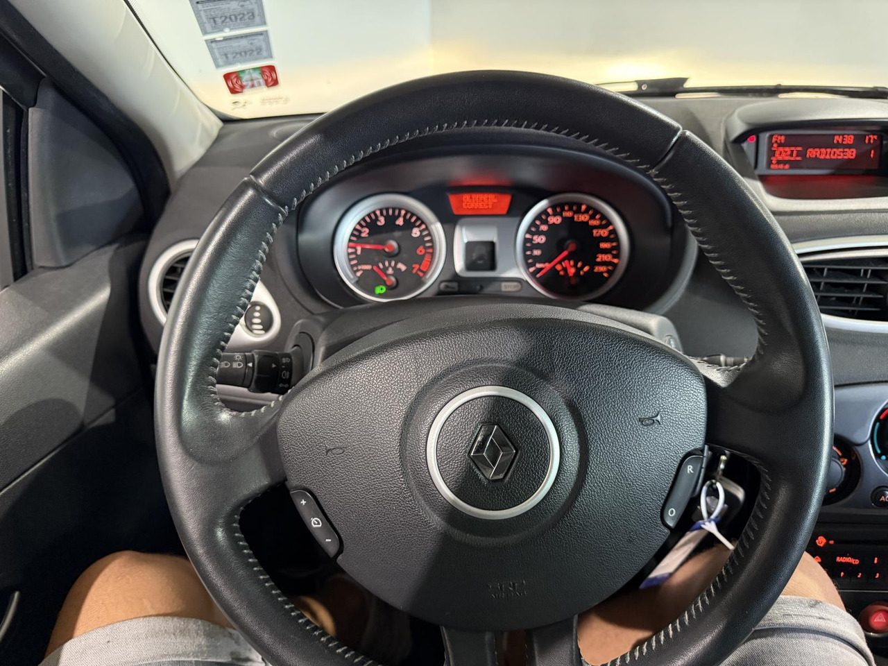Renault Clio 1.2 TCe Collection | 2012 | 179.266 km | 15-ZDF-9 - Schrägheck: das Bild 4 Renault Clio 1.2 TCe Collection | 2012 | 179.266 km | 15-ZDF-9 - Schrägheck: das Bild 4