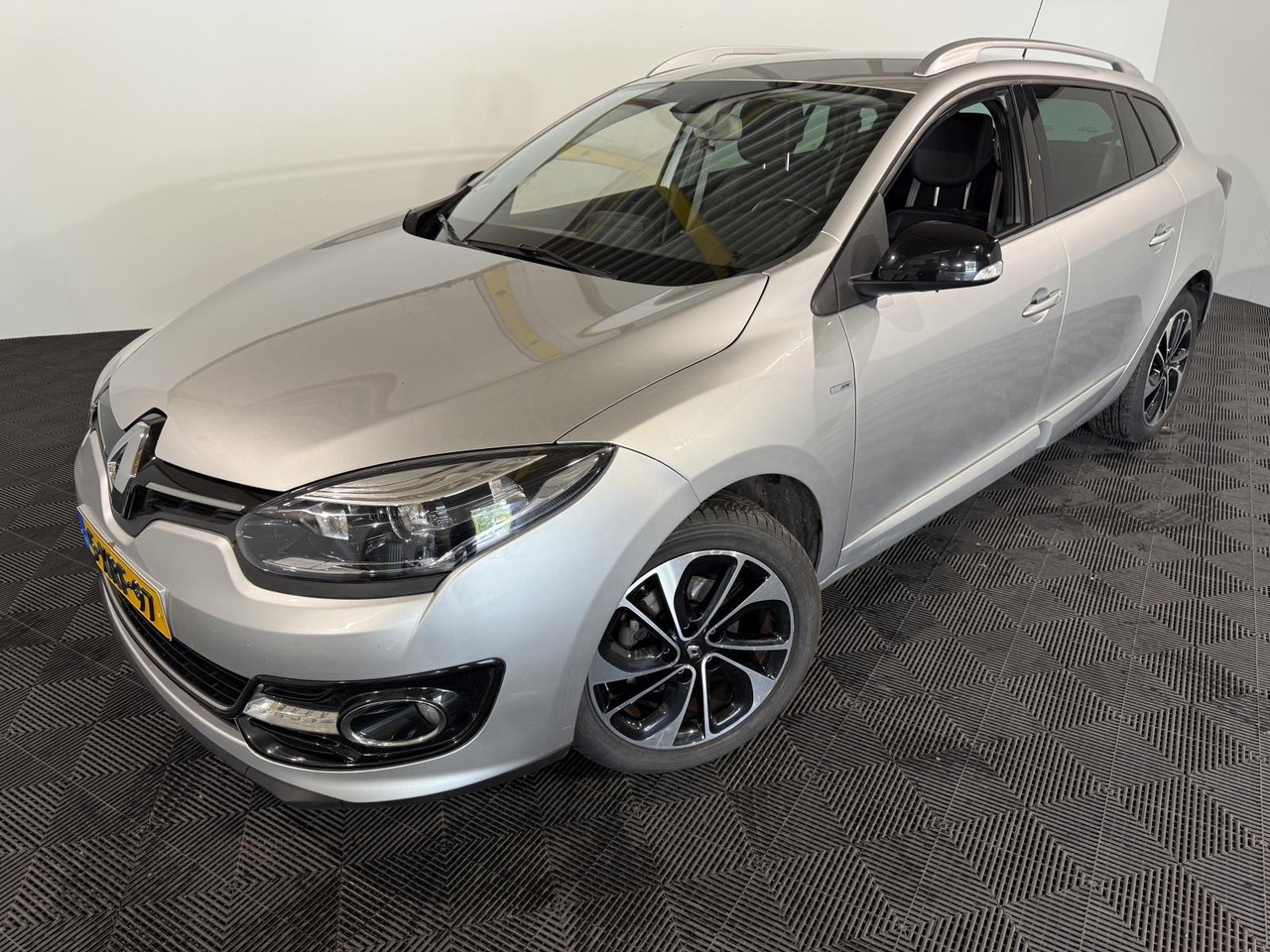 Renault Mégane Estate 1.2 TCe Bose 5-XRF-97 185.127 km 2014 - PKW: das Bild 1 Renault Mégane Estate 1.2 TCe Bose 5-XRF-97 185.127 km 2014 - PKW: das Bild 1
