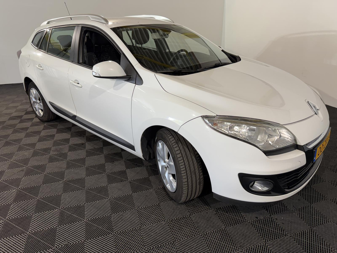 Renault Mégane Estate 1.5 dCi Expression | 2012 | 293.563 km | 00-ZFJ-6 - Kombi: das Bild 2 Renault Mégane Estate 1.5 dCi Expression | 2012 | 293.563 km | 00-ZFJ-6 - Kombi: das Bild 2