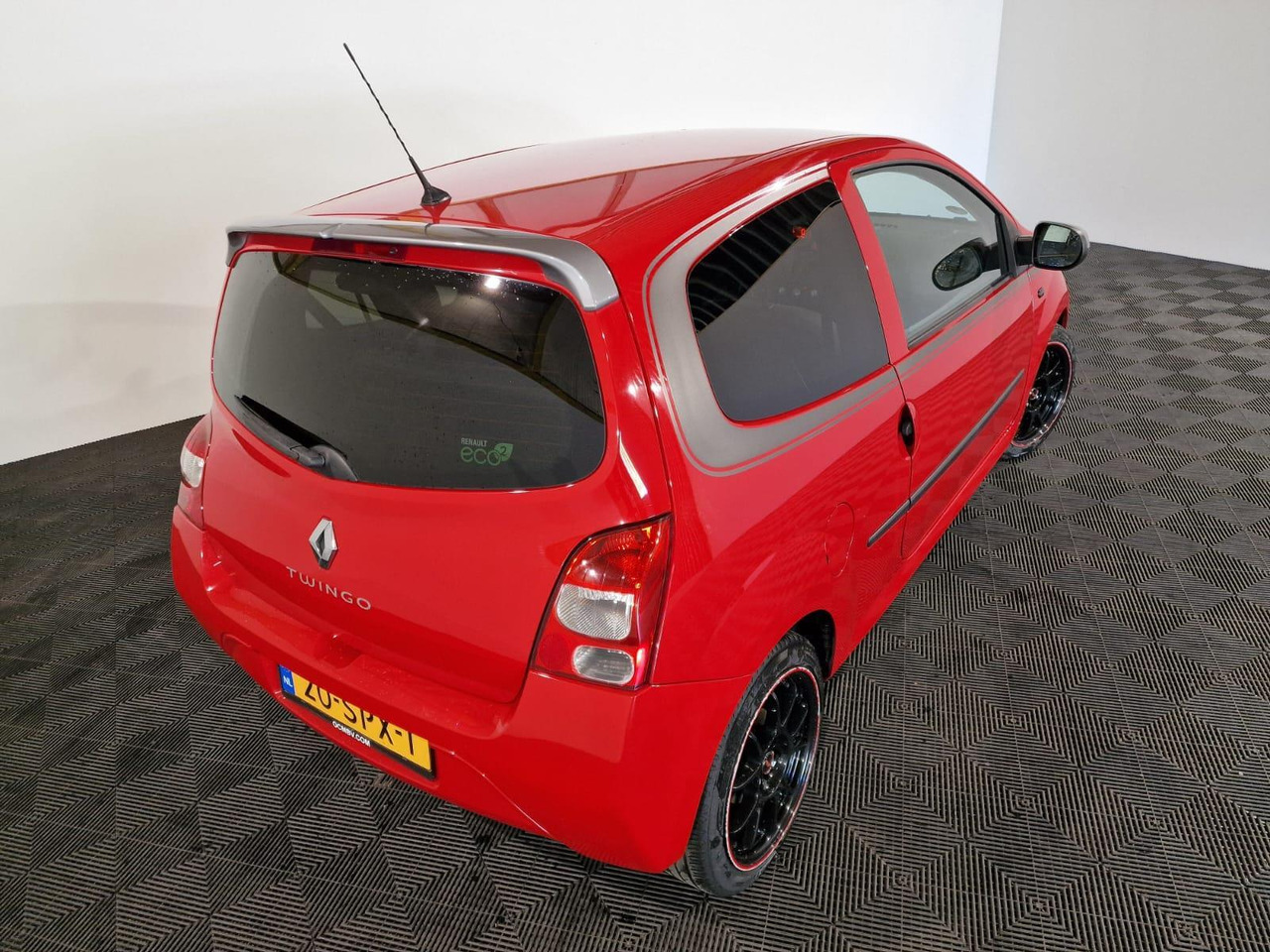 Renault Twingo 1.2-16V Collection 20-SPX-1 149.179 km - PKW: das Bild 4 Renault Twingo 1.2-16V Collection 20-SPX-1 149.179 km - PKW: das Bild 4