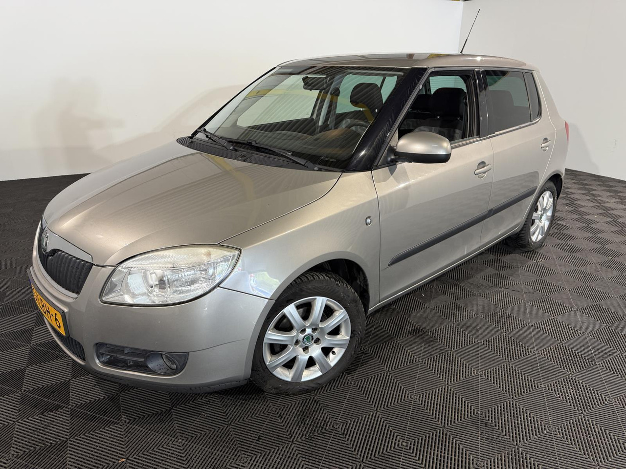 Skoda | Fabia | 1.2-12V Sprint | 2010 | 217.614 km | 65LBH6 | Logisch - Schrägheck: das Bild 1 Skoda | Fabia | 1.2-12V Sprint | 2010 | 217.614 km | 65LBH6 | Logisch - Schrägheck: das Bild 1