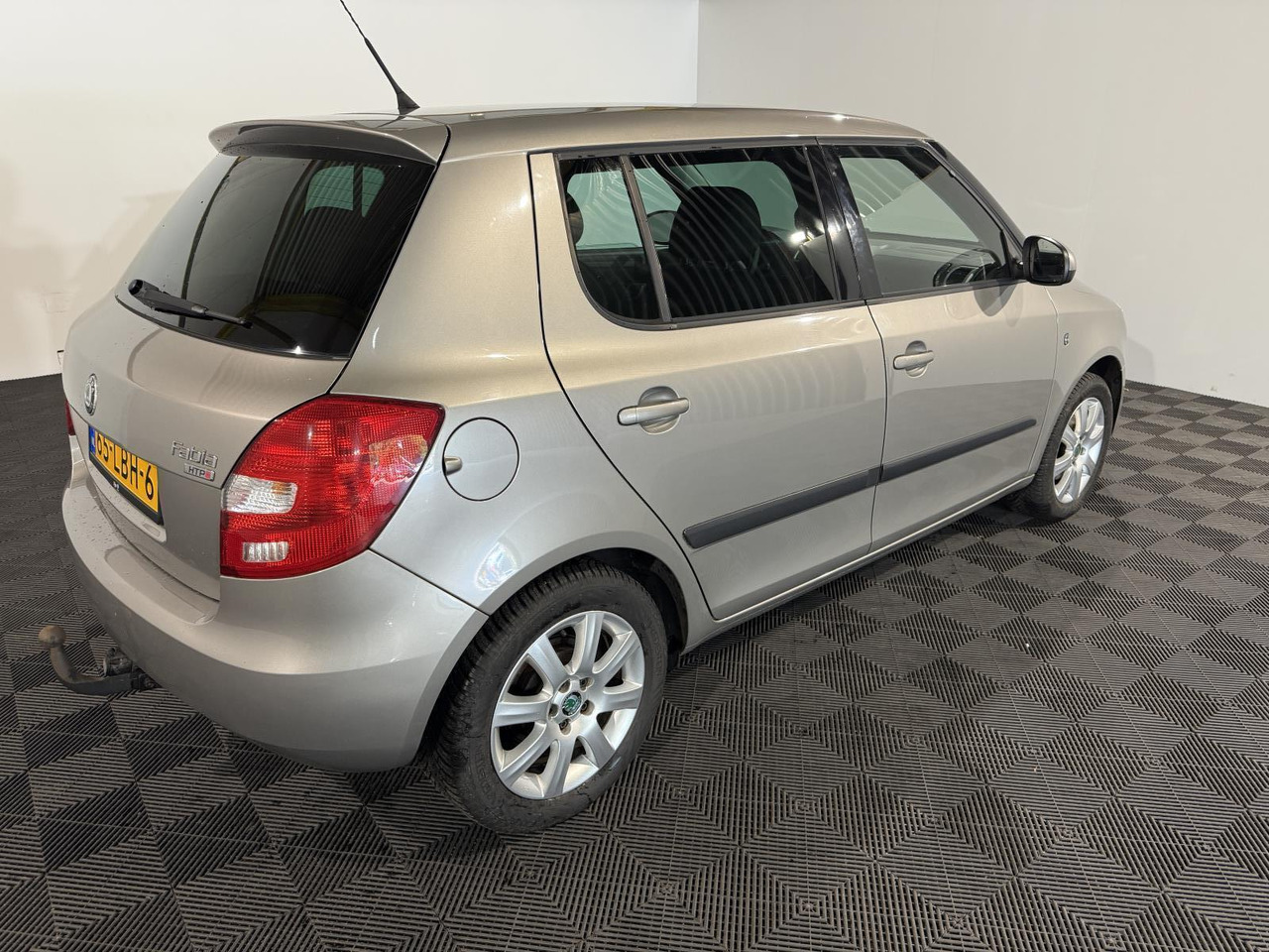 Skoda | Fabia | 1.2-12V Sprint | 2010 | 217.614 km | 65LBH6 | Logisch - Schrägheck: das Bild 4 Skoda | Fabia | 1.2-12V Sprint | 2010 | 217.614 km | 65LBH6 | Logisch - Schrägheck: das Bild 4