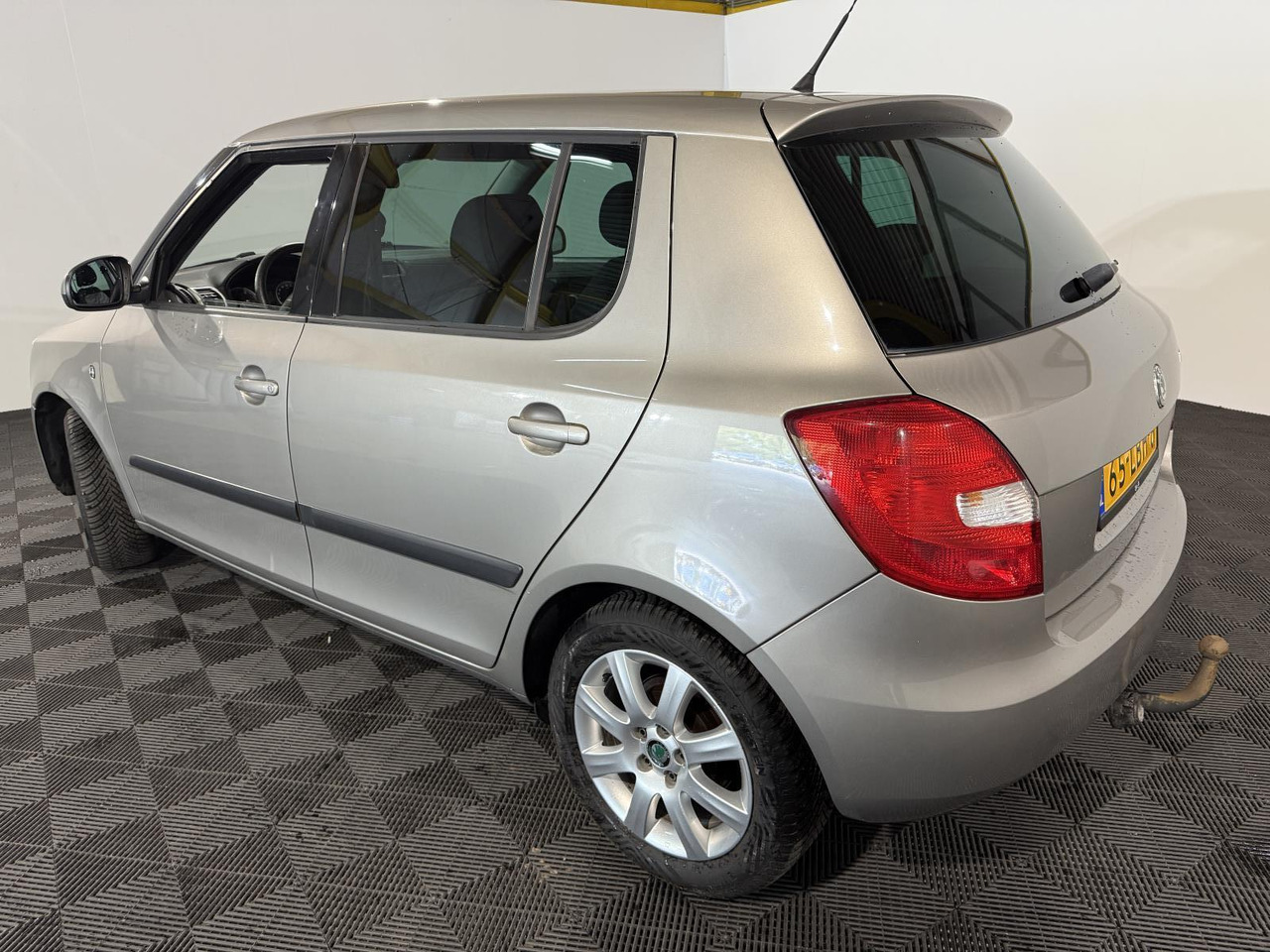 Skoda | Fabia | 1.2-12V Sprint | 2010 | 217.614 km | 65LBH6 | Logisch - Schrägheck: das Bild 2 Skoda | Fabia | 1.2-12V Sprint | 2010 | 217.614 km | 65LBH6 | Logisch - Schrägheck: das Bild 2