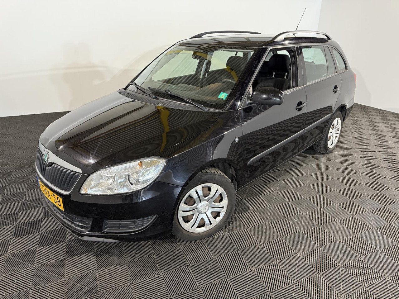 Skoda | Fabia Combi | 1.2 TSI Arctic | 2013 | 236.571 km | 7THX58 | Geen oordeel - PKW: das Bild 1 Skoda | Fabia Combi | 1.2 TSI Arctic | 2013 | 236.571 km | 7THX58 | Geen oordeel - PKW: das Bild 1