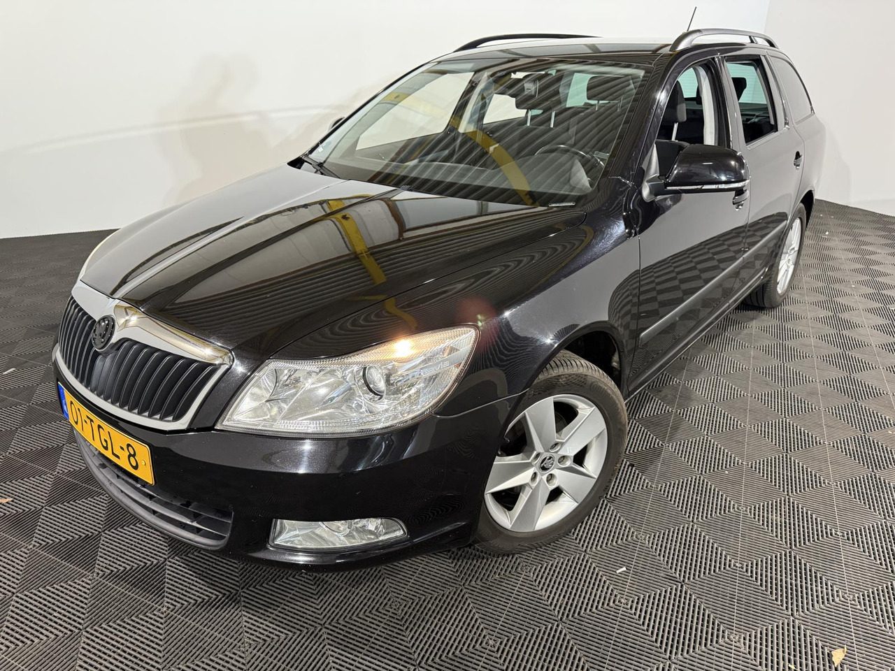 Skoda | Octavia Combi | 1.4 TSI Greentech Ambition Business Line | 2012 | 198.196 km | 01TGL8 | Logisch - PKW: das Bild 1 Skoda | Octavia Combi | 1.4 TSI Greentech Ambition Business Line | 2012 | 198.196 km | 01TGL8 | Logisch - PKW: das Bild 1