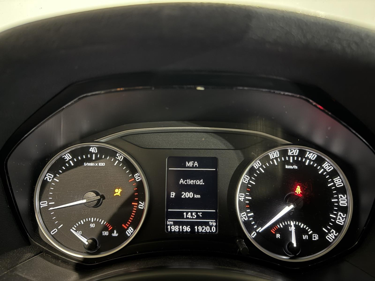 Skoda | Octavia Combi | 1.4 TSI Greentech Ambition Business Line | 2012 | 198.196 km | 01TGL8 | Logisch - PKW: das Bild 2 Skoda | Octavia Combi | 1.4 TSI Greentech Ambition Business Line | 2012 | 198.196 km | 01TGL8 | Logisch - PKW: das Bild 2