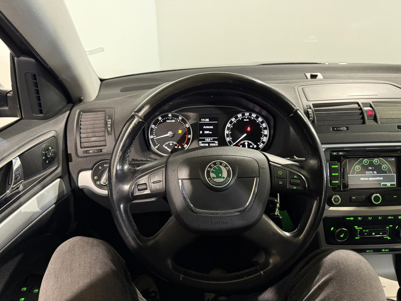 Skoda | Octavia Combi | 1.4 TSI Greentech Ambition Business Line | 2012 | 198.196 km | 01TGL8 | Logisch - PKW: das Bild 4 Skoda | Octavia Combi | 1.4 TSI Greentech Ambition Business Line | 2012 | 198.196 km | 01TGL8 | Logisch - PKW: das Bild 4