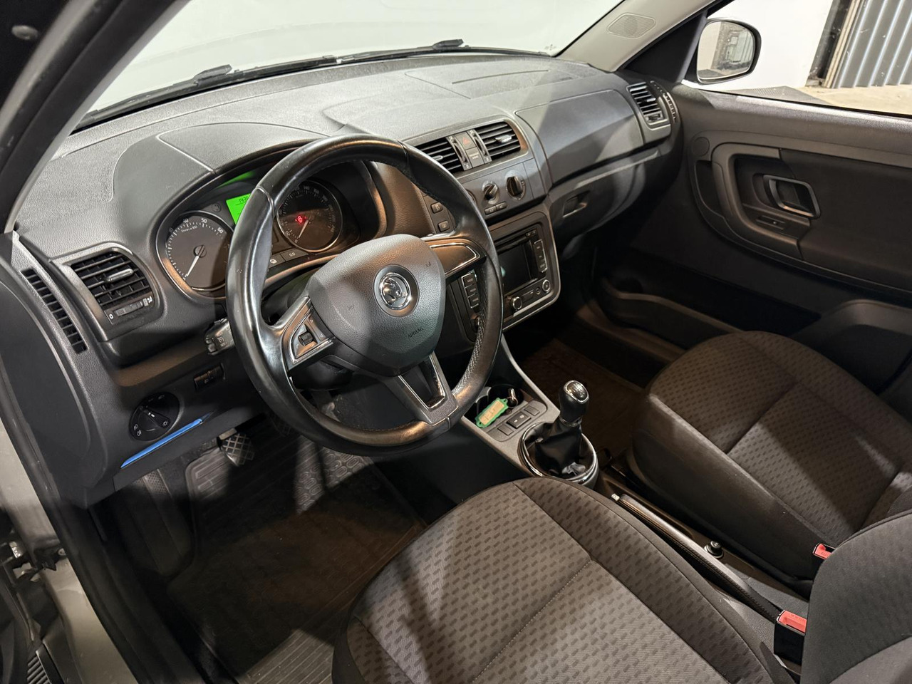 Skoda Roomster 1.2 TSI Drive | 2015 | 119.156 km | 2-XTS-79 - PKW: das Bild 4 Skoda Roomster 1.2 TSI Drive | 2015 | 119.156 km | 2-XTS-79 - PKW: das Bild 4