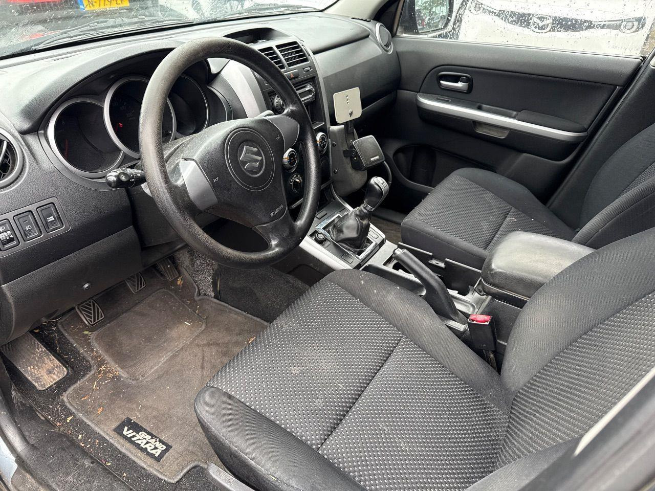 Suzuki Grand Vitara 2.0 - 16V JLX | 2006 | 212.917 km | 99SKPZ | NAP: Logisch - SUV/ Geländewagen: das Bild 5 Suzuki Grand Vitara 2.0 - 16V JLX | 2006 | 212.917 km | 99SKPZ | NAP: Logisch - SUV/ Geländewagen: das Bild 5
