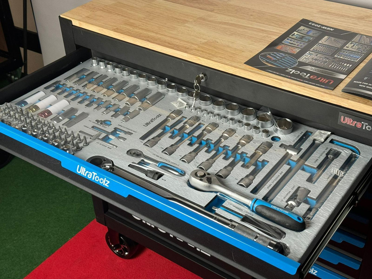 UltraToolz Jumbo gereedschapswagen - Werkstattgerät: das Bild 4 UltraToolz Jumbo gereedschapswagen - Werkstattgerät: das Bild 4