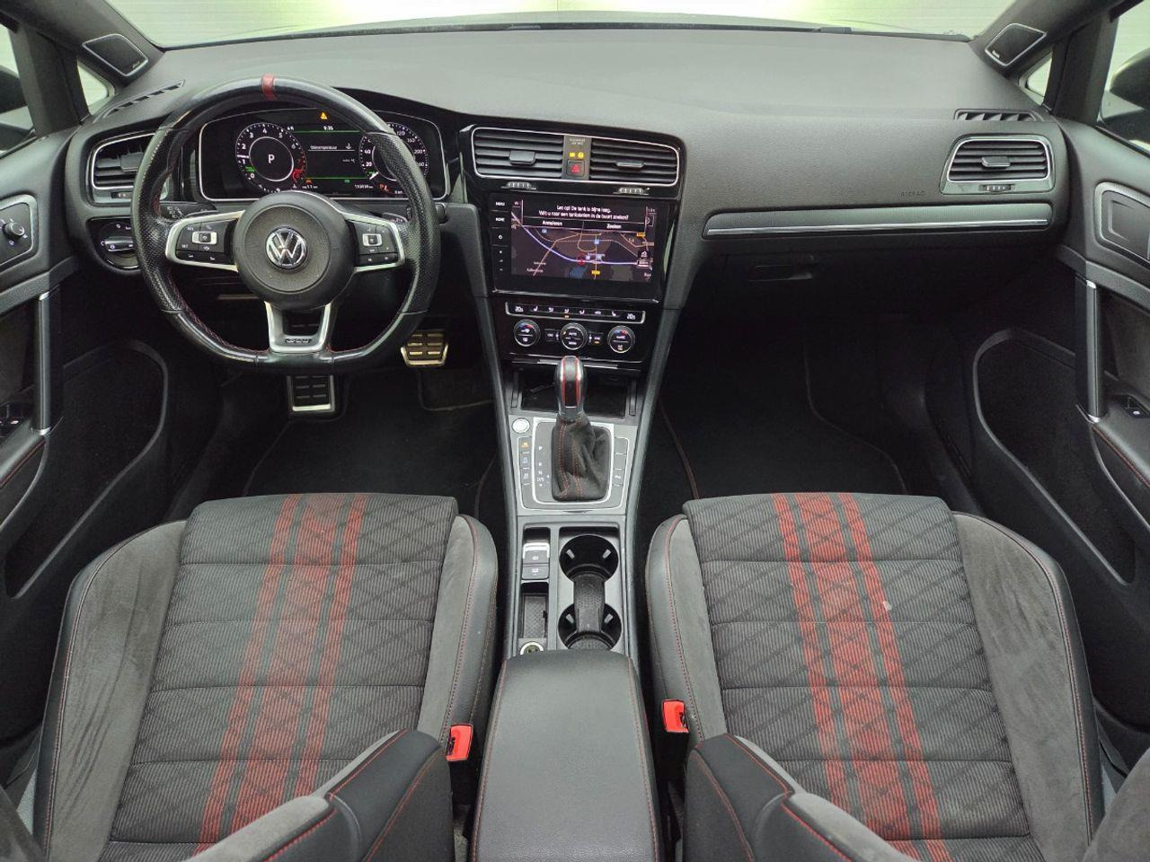 Volkswagen Golf 2.0 TSI GTI TCR | 2019 | 113.939 km | Automaat | X860LL | NAP: Geen oordeel - Schrägheck: das Bild 5 Volkswagen Golf 2.0 TSI GTI TCR | 2019 | 113.939 km | Automaat | X860LL | NAP: Geen oordeel - Schrägheck: das Bild 5