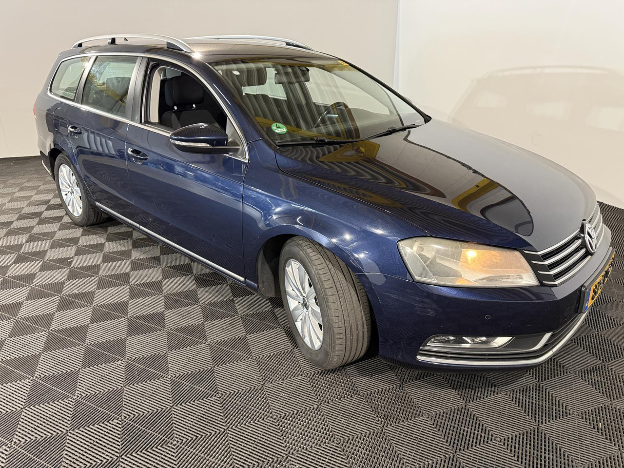 Volkswagen | Passat Variant | 1.6 TDI Comfortline BlueMotion | 2011 | 358.371 km | 87ZDG9 | Geen oordeel - PKW: das Bild 3 Volkswagen | Passat Variant | 1.6 TDI Comfortline BlueMotion | 2011 | 358.371 km | 87ZDG9 | Geen oordeel - PKW: das Bild 3