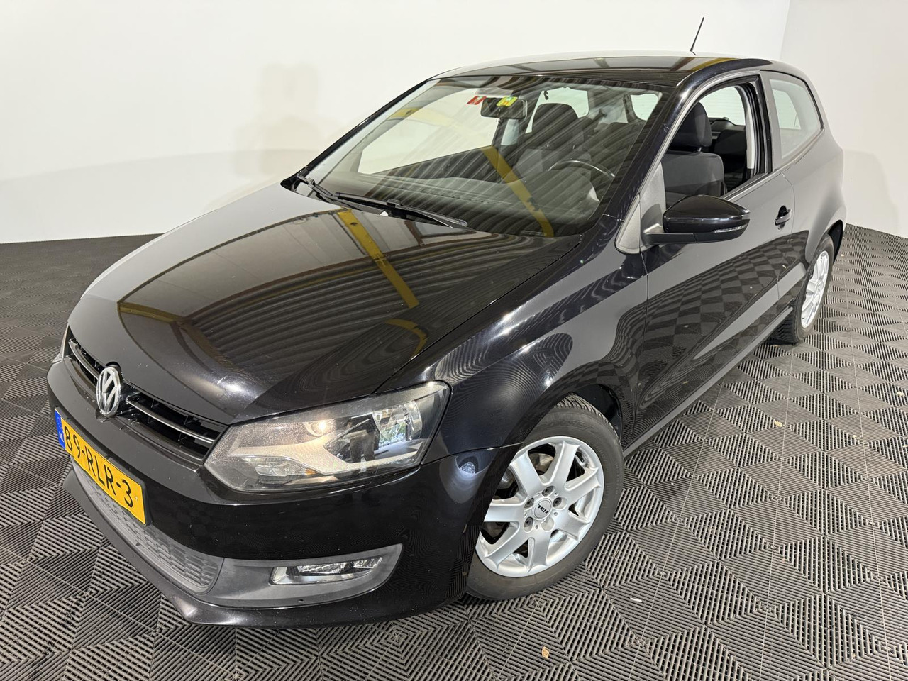 Volkswagen | Polo | 1.2 TSI Comfortline | 2011 | 290.823 km | 89RLR3 | Logisch - Schrägheck: das Bild 1 Volkswagen | Polo | 1.2 TSI Comfortline | 2011 | 290.823 km | 89RLR3 | Logisch - Schrägheck: das Bild 1