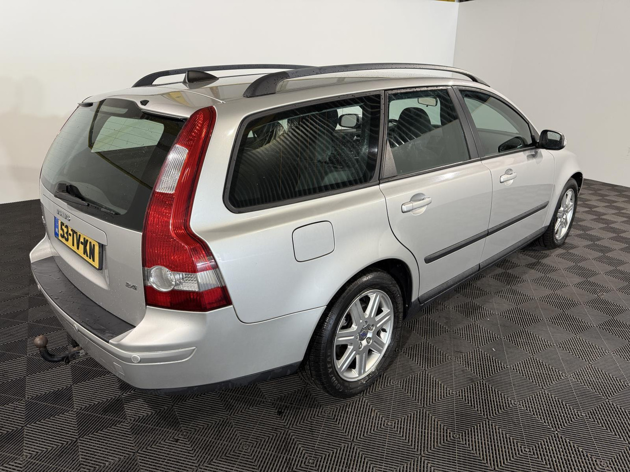 Volvo | V50 | 2.4i Kinetic | 2007 | 281.648 km | 53TVKN | Logisch - PKW: das Bild 4 Volvo | V50 | 2.4i Kinetic | 2007 | 281.648 km | 53TVKN | Logisch - PKW: das Bild 4