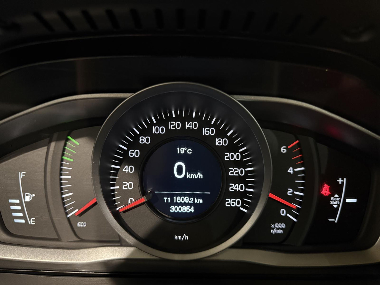 Volvo | V60 | 2.0 D4 Kinetic | 2015 | 300.854 km | GD145P | Logisch - PKW: das Bild 4 Volvo | V60 | 2.0 D4 Kinetic | 2015 | 300.854 km | GD145P | Logisch - PKW: das Bild 4