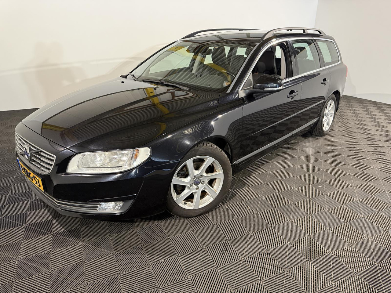 Volvo | V70 | 1.6 D2 Nordic+ | 2014 | 234.121 km | 1XBG53 | Logisch - PKW: das Bild 1 Volvo | V70 | 1.6 D2 Nordic+ | 2014 | 234.121 km | 1XBG53 | Logisch - PKW: das Bild 1