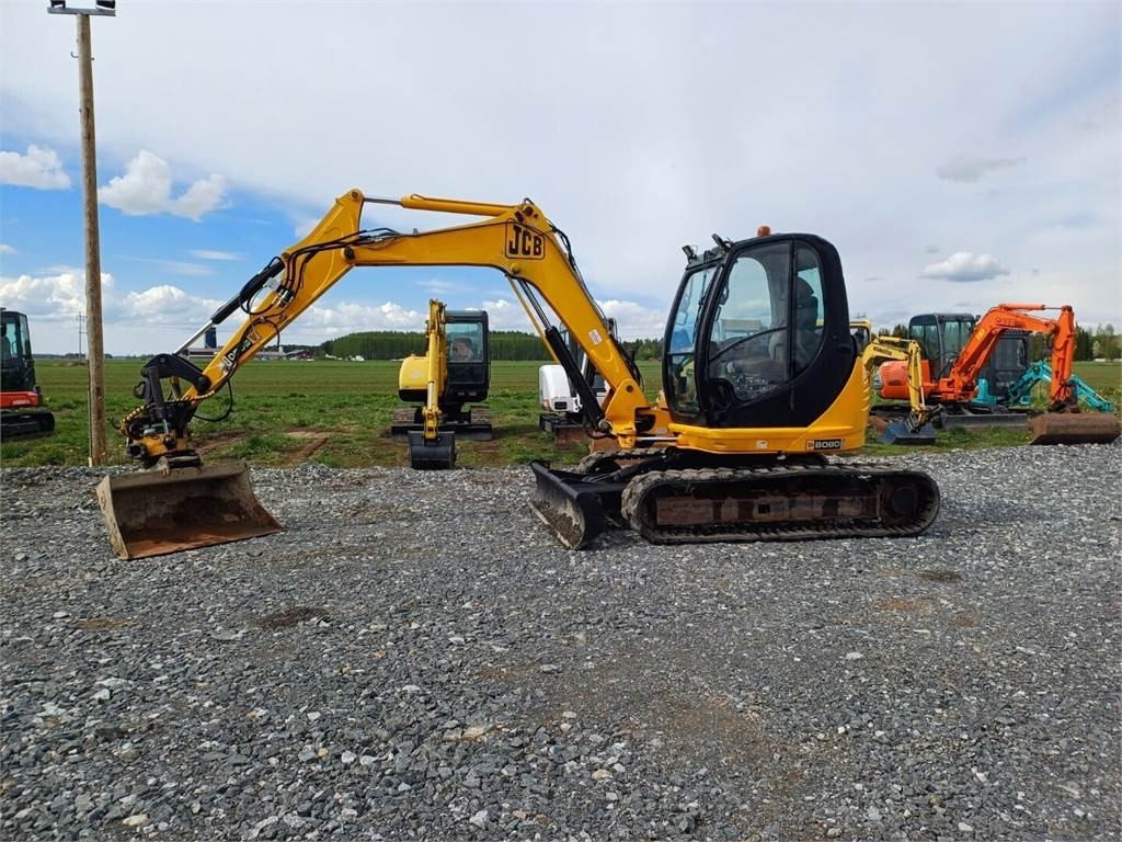 JCB 8080 Engconin pyörittäjällä - Minibagger: das Bild 2 JCB 8080 Engconin pyörittäjällä - Minibagger: das Bild 2