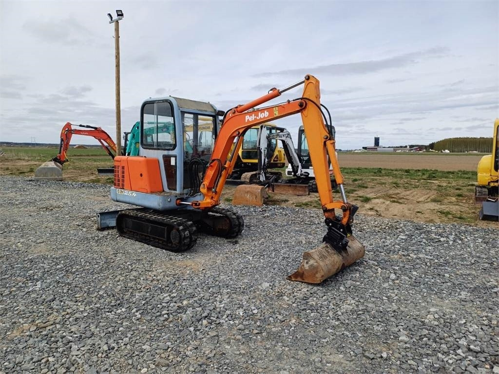 Pel-Job Volvo EB25.4 kallistuvalla liittimellä - Minibagger: das Bild 5 Pel-Job Volvo EB25.4 kallistuvalla liittimellä - Minibagger: das Bild 5