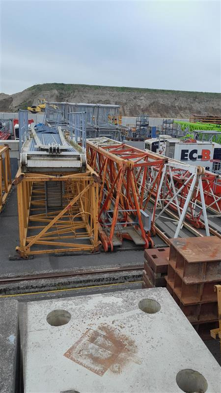 LIEBHERR 250 EC-B 12 Litronic - Turmkran: das Bild 1 LIEBHERR 250 EC-B 12 Litronic - Turmkran: das Bild 1