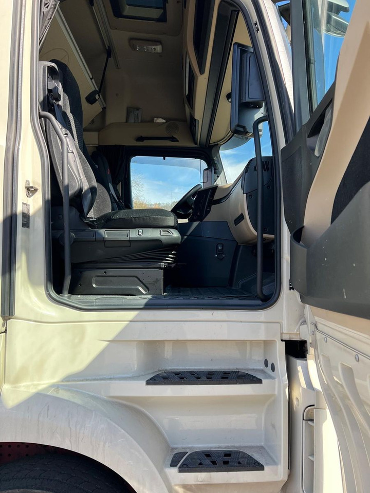 Mercedes-Benz Actros 1848 LS/GIGA/MirrorCam/Retarder/2instock - Sattelzugmaschine: das Bild 3 Mercedes-Benz Actros 1848 LS/GIGA/MirrorCam/Retarder/2instock - Sattelzugmaschine: das Bild 3