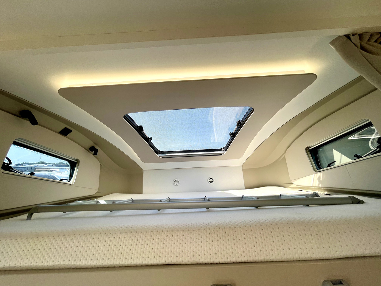 Alkoven Wohnmobil Adria Coral Xl 600 DP: das Bild 10