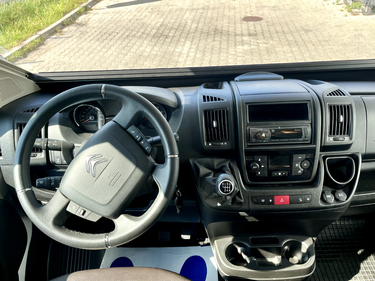 Innenraum Bild 1: Alkoven Wohnmobil Adria Coral Xl 600 DP