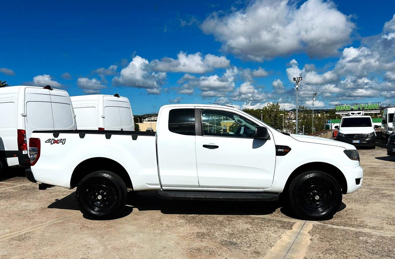 Ford Ranger 2.2 160 cv XL Supercab 4 posti 4wd - Pick-up: das Bild 4 Ford Ranger 2.2 160 cv XL Supercab 4 posti 4wd - Pick-up: das Bild 4