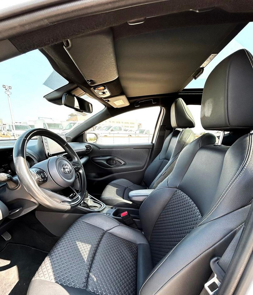 Limousine Toyota Yaris 1.5 Hybrid 5 porte Lounge: das Bild 8