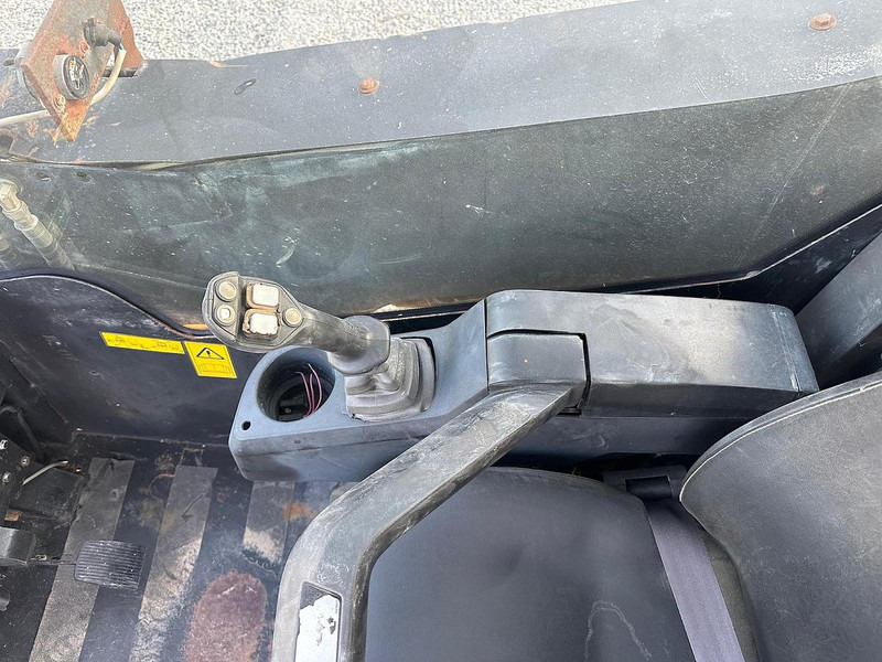 Deltalader JCB 225: das Bild 11