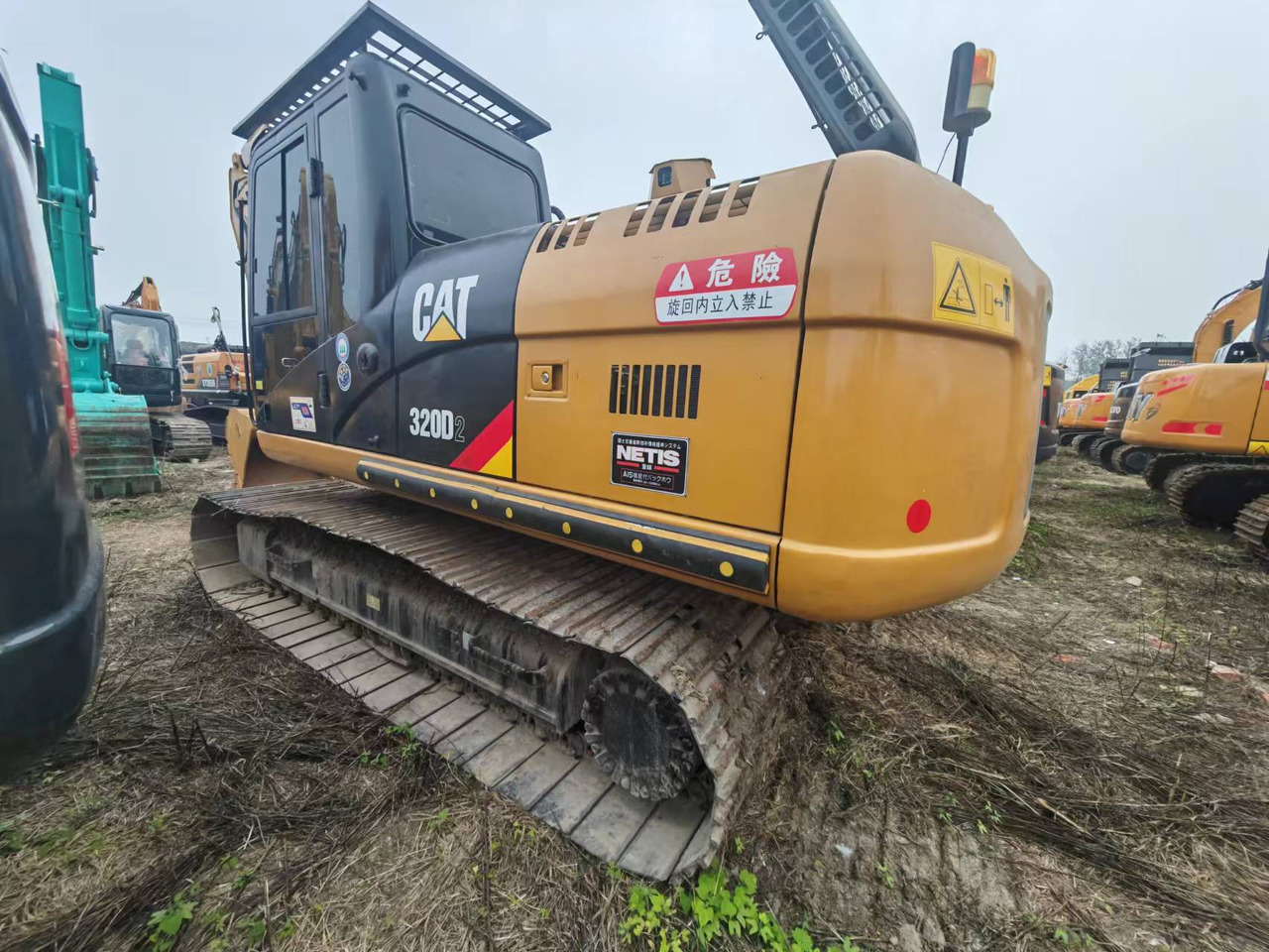 CATERPILLAR 320D2 - Kettenbagger: das Bild 4 CATERPILLAR 320D2 - Kettenbagger: das Bild 4