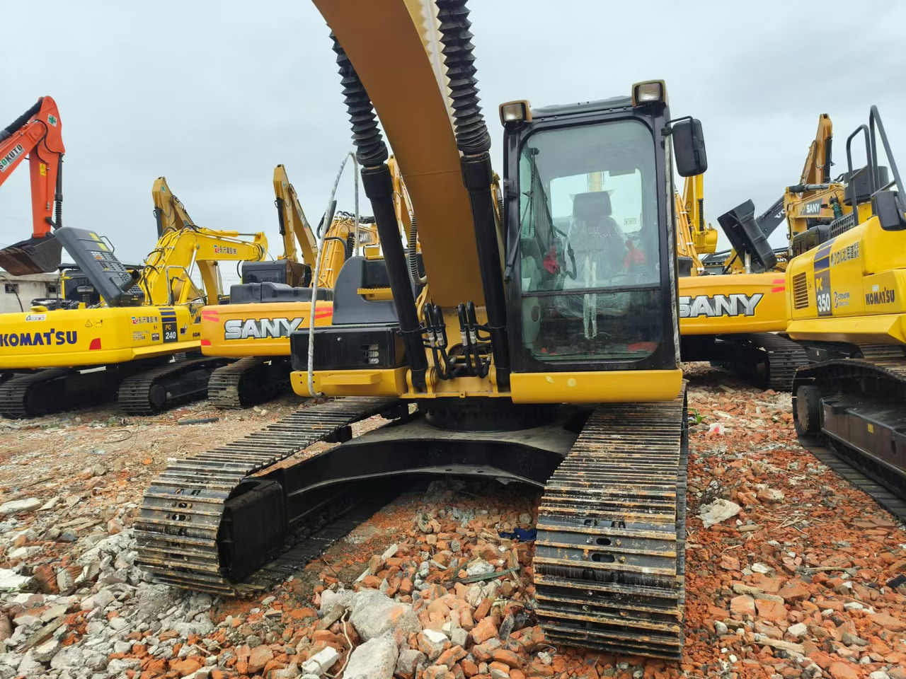 CATERPILLAR 320D2L - Kettenbagger: das Bild 4 CATERPILLAR 320D2L - Kettenbagger: das Bild 4