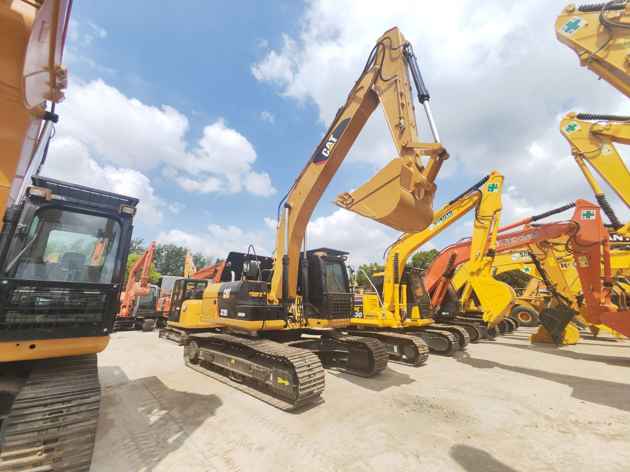 CATERPILLAR 323D - Kettenbagger: das Bild 3 CATERPILLAR 323D - Kettenbagger: das Bild 3
