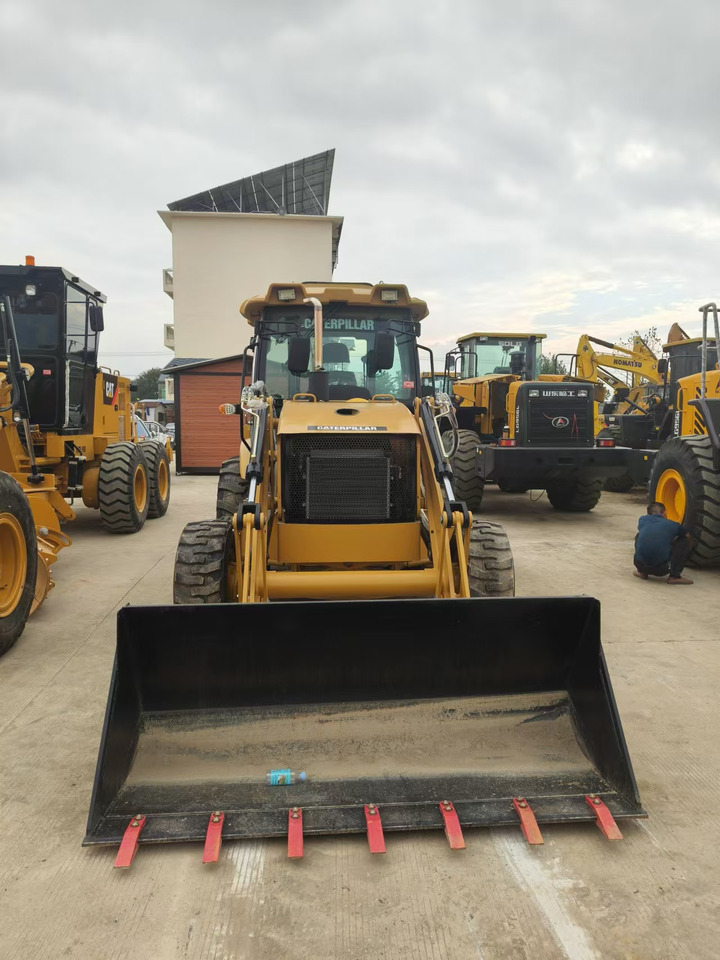 CATERPILLAR 420F - Baggerlader: das Bild 2 CATERPILLAR 420F - Baggerlader: das Bild 2