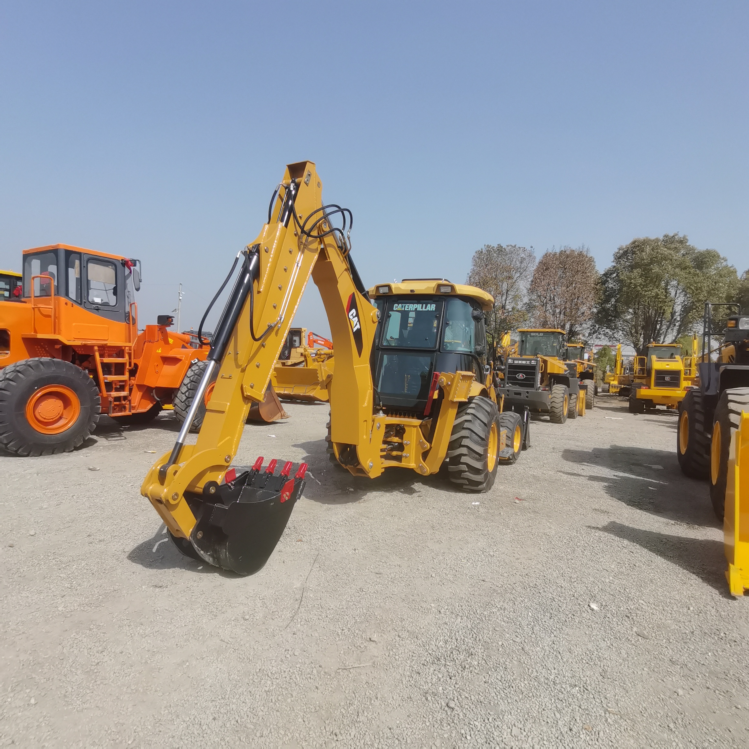 CATERPILLAR 420F - Baggerlader: das Bild 2 CATERPILLAR 420F - Baggerlader: das Bild 2