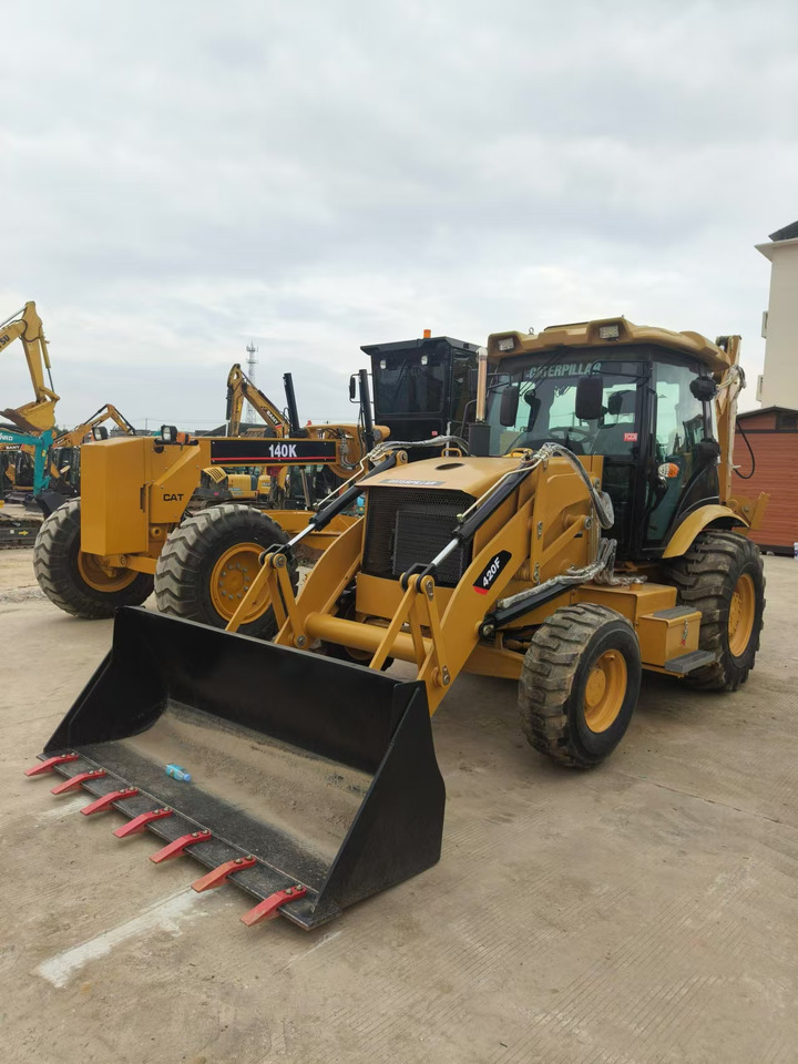 CATERPILLAR 420F - Baggerlader: das Bild 1 CATERPILLAR 420F - Baggerlader: das Bild 1