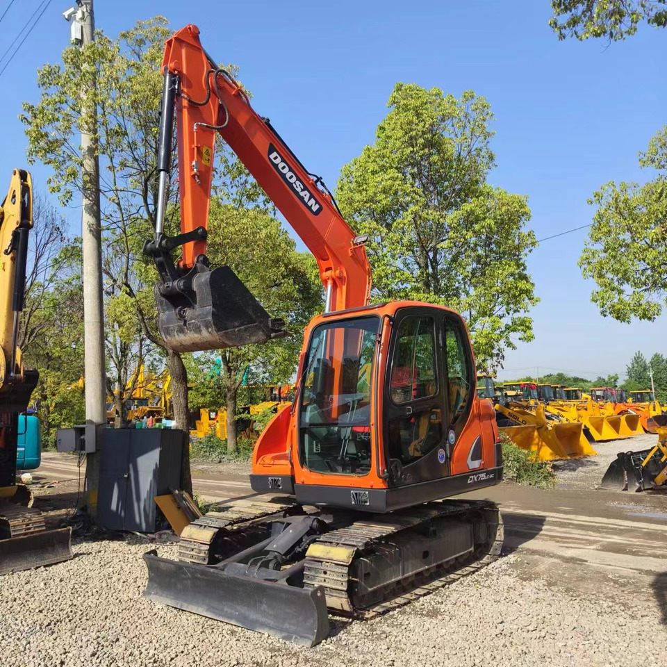 DOOSAN DX75 - Kettenbagger: das Bild 2 DOOSAN DX75 - Kettenbagger: das Bild 2