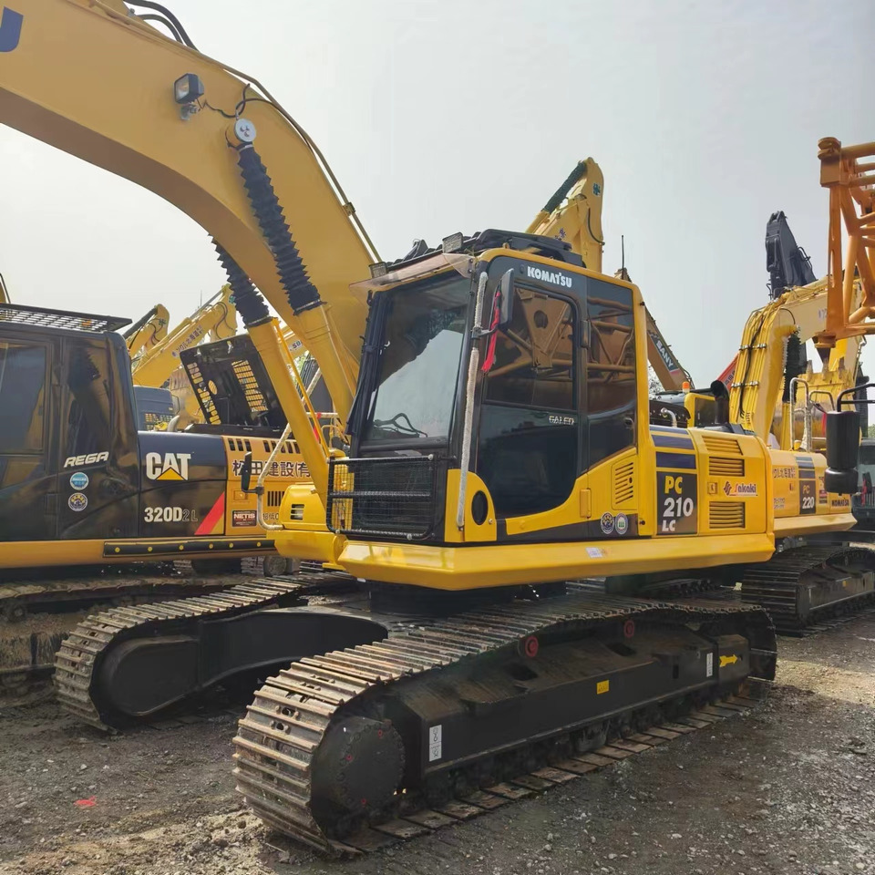 KOMATSU PC210-8 - Kettenbagger: das Bild 4 KOMATSU PC210-8 - Kettenbagger: das Bild 4