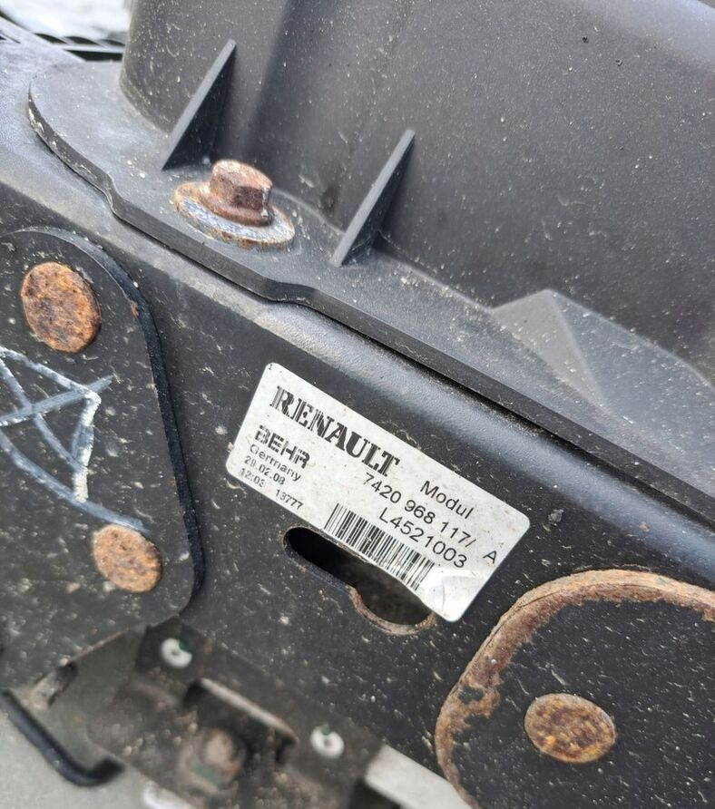 Behr KOMPLET CHŁODNICA VOLVO FE RENAULT PREMIUM DXI 7 - Kühler für LKW: das Bild 3 Behr KOMPLET CHŁODNICA VOLVO FE RENAULT PREMIUM DXI 7 - Kühler für LKW: das Bild 3