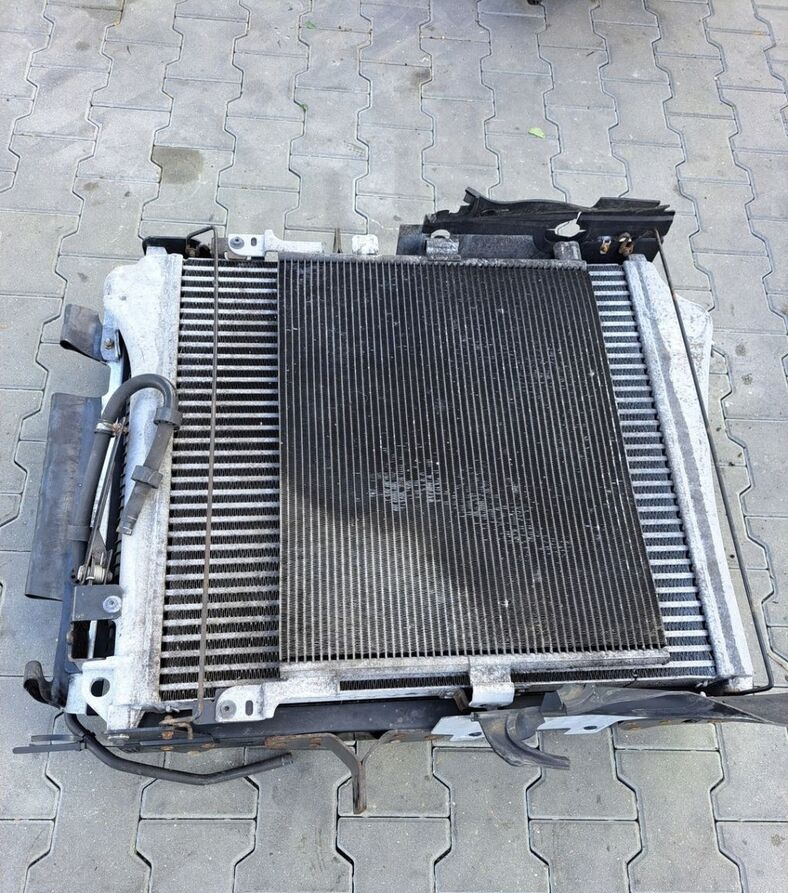 Behr KOMPLET CHŁODNICA VOLVO FE RENAULT PREMIUM DXI 7 - Kühler für LKW: das Bild 4 Behr KOMPLET CHŁODNICA VOLVO FE RENAULT PREMIUM DXI 7 - Kühler für LKW: das Bild 4