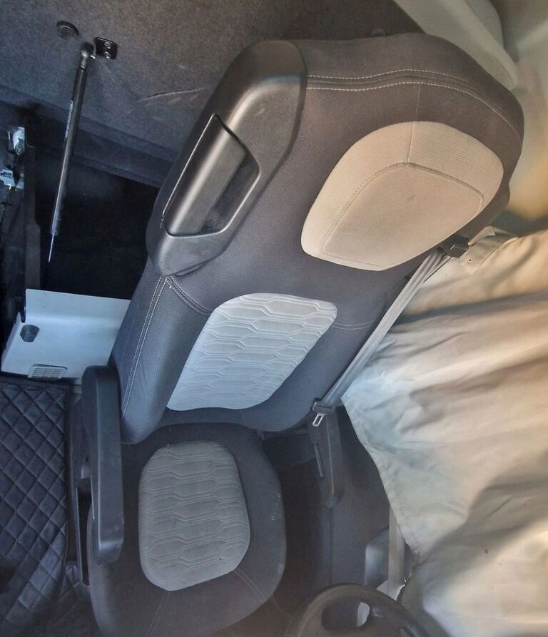 Ford F-MAX CARGO truck - Sitz für LKW: das Bild 1 Ford F-MAX CARGO truck - Sitz für LKW: das Bild 1
